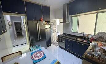 Imagem: 3 dormitórios, 1 suítes, 2 banheiro, 2