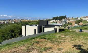 Imagem 3: 685M² de Área Construída, 685M² de Área Total