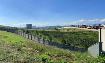 Imagem 2: 685M² de Área Construída, 685M² de Área Total