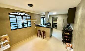 Imagem 7: 3 dormitórios, 1 suítes, 2 banheiro, 2 vagas na garagem, 175M² de Área Construída