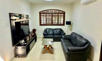 Imagem 4: 3 dormitórios, 1 suítes, 2 banheiro, 2 vagas na garagem, 175M² de Área Construída