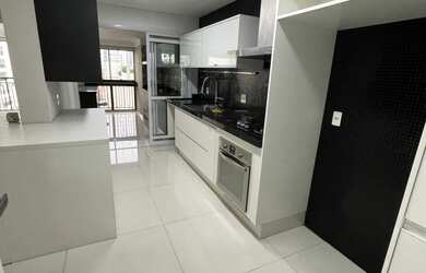 Imagem 8: 3 dormitórios, 3 suíte, 4 banheiro, 2 vagas na garagem, 140M² de Área Construída