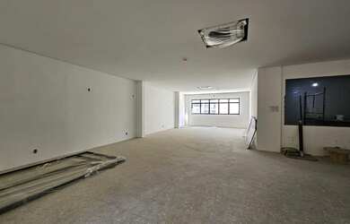 Imagem 2: 3 dormitórios, 1 suítes, 2 banheiro, 2 vagas na garagem, 92M² de Área Construída