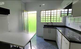 Imagem 2: 2 dormitórios, 1 suítes, 2 banheiro, 2 vagas na garagem, 141M² de Área Construída