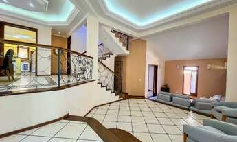 Imagem 3: 4 dormitórios, 3 suíte, 4 banheiro, 2 vagas na garagem, 355M² de Área Construída