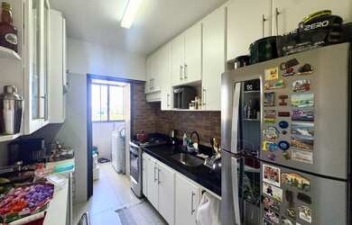 Imagem 6: 3 dormitórios, 1 suítes, 2 banheiro, 2 vagas na garagem, 78M² de Área Construída