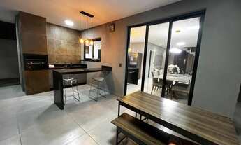 Imagem 2: 4 dormitórios, 4 suíte, 5 banheiro, 2 vagas na garagem, 210M² de Área Construída