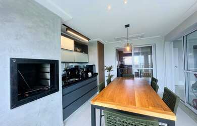 Imagem 3: 4 dormitórios, 3 suíte, 4 banheiro, 2 vagas na garagem, 190M² de Área Construída