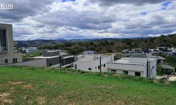 Imagem 2: 555M² de Área Construída, 555M² de Área Total