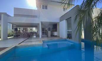 Imagem: 3 dormitórios, 3 suíte, 5 banheiro, 2