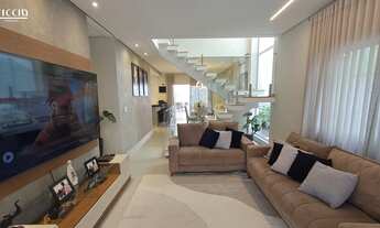 Imagem 4: 3 dormitórios, 3 suíte, 5 banheiro, 2 vagas na garagem, 229M² de Área Construída