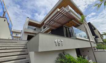 Imagem: 4 dormitórios, 4 suíte, 6 banheiro, 4