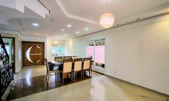 Imagem 6: 3 dormitórios, 1 suítes, 5 banheiro, 5 vagas na garagem, 303M² de Área Construída