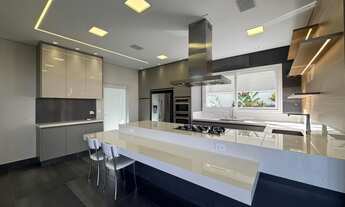 Imagem 5: 5 dormitórios, 4 suíte, 6 banheiro, 4 vagas na garagem, 465M² de Área Construída