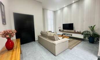 Imagem 2: 4 dormitórios, 1 suítes, 3 banheiro, 4 vagas na garagem, 200M² de Área Construída