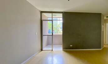 Imagem 2: 2 dormitórios, 1 banheiros, 1 vaga na garagem, 52M² de Área Construída, 52M² de Área Total