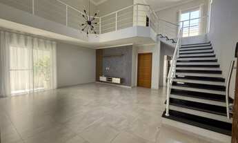 Imagem 6: 4 dormitórios, 3 suíte, 4 banheiro, 2 vagas na garagem, 215M² de Área Construída