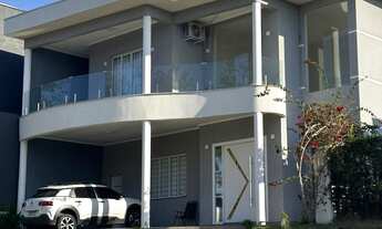 Imagem: 3 dormitórios, 1 suítes, 4 banheiro, 2