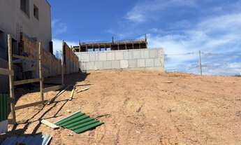 Imagem: 330M² de Área Construída, 330M² de Área