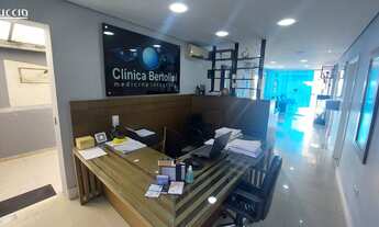 Imagem: 6 banheiro, 4 vagas na garagem, 298M² de