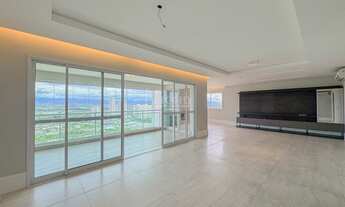 Imagem 3: 3 dormitórios, 3 suíte, 5 banheiro, 3 vagas na garagem, 233M² de Área Construída