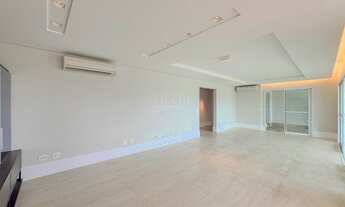 Imagem 6: 3 dormitórios, 3 suíte, 5 banheiro, 3 vagas na garagem, 233M² de Área Construída