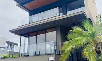 Imagem: 4 dormitórios, 4 suíte, 6 banheiro, 6