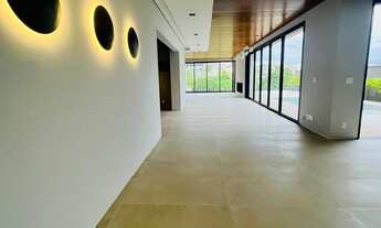 Imagem 2: 4 dormitórios, 4 suíte, 6 banheiro, 6 vagas na garagem, 450M² de Área Construída