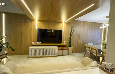 Imagem 2: 4 dormitórios, 1 suítes, 4 banheiro, 2 vagas na garagem, 318M² de Área Construída