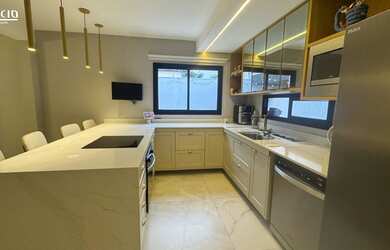 Imagem 4: 4 dormitórios, 1 suítes, 4 banheiro, 2 vagas na garagem, 318M² de Área Construída