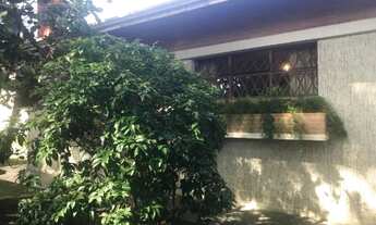 Imagem 5: 4 dormitórios, 2 suíte, 5 banheiro, 7 vagas na garagem, 302M² de Área Construída