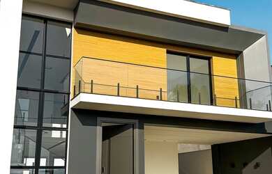 Imagem 2: Casa Duplex de Alto Padrão à Venda no Cond. Damha - 3 Suítes-Acabamento Premium