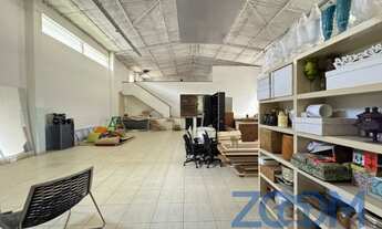 Imagem 4: SIA TRECHO 03 - PARTE DE GALPÃO COM ESPAÇO FRONTAL DA AVENIDA E ESTRUTURA COMPLETA PARA SU