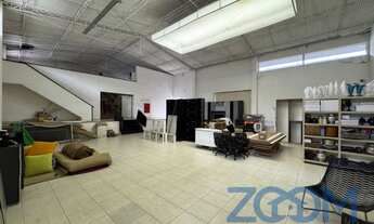 Imagem 5: SIA TRECHO 03 - PARTE DE GALPÃO COM ESPAÇO FRONTAL DA AVENIDA E ESTRUTURA COMPLETA PARA SU