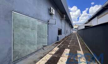 Imagem 2: SIA TRECHO 03 - PARTE DE GALPÃO COM ESPAÇO FRONTAL DA AVENIDA E ESTRUTURA COMPLETA PARA SU