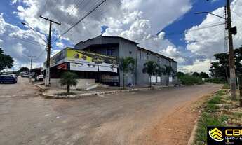 Imagem: Prédio Com Apartamentos e Lojas Gerando