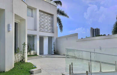 Imagem 4: Casa alto padrão para venda no bairro Hugo Lange em Curitiba