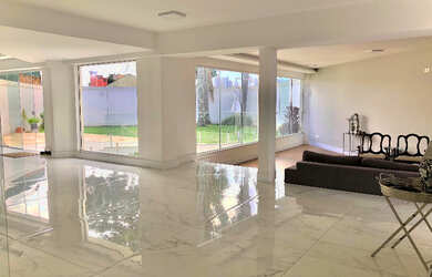 Imagem 7: Casa alto padrão para venda no bairro Hugo Lange em Curitiba