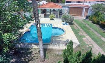 Imagem 6: Charme e privacidade!! Casa com 5/4 com 3 suítes em condomínio na estrada do coco!!!Centro