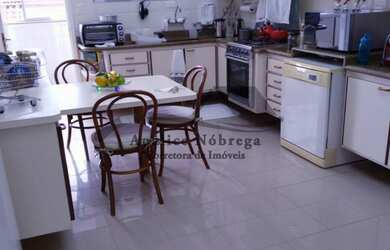 Imagem 3: 3 dormitórios, 1 suítes, 2 vagas na garagem, 191M² de Área Construída