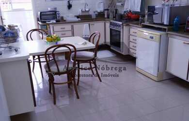 Imagem 7: 3 dormitórios, 1 suítes, 2 vagas na garagem, 191M² de Área Construída