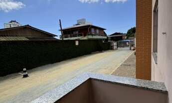 Imagem 2: Apartamento Térreo para locação no Centro de Camboriú-SC: 2 quartos, 2 salas, 1 vaga de ga