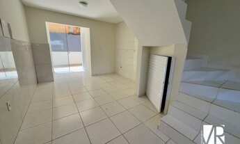 Imagem 6: Sobrado para locação em Camboriú-SC, bairro Santa Regina: 2 quartos, 2 salas, 1 banheiro