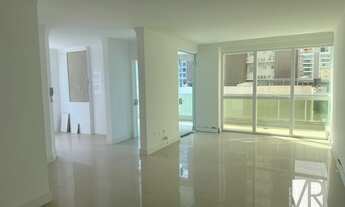 Imagem: Descubra Seu Novo Lar na Meia Praia Apartamento