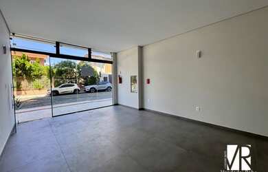 Imagem 2: Salão Comercial para Locação no Centro de Balneário Camboriú-SC: 1 sala, 1 banheiro, 35m²