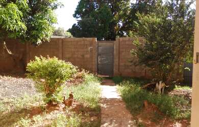 Imagem 6: Chácara com duas casas a 10 minutos do Shopping Cidade Norte. Toda cercada com alambrado