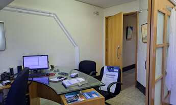 Imagem 6: Excelente sala para consultório médico. 33m2, toda reformada, armários em todos os ambient