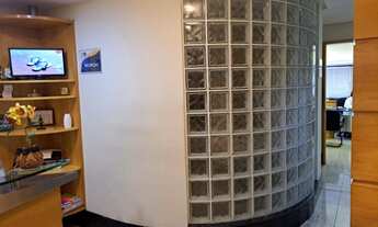 Imagem 2: Excelente sala para consultório médico. 33m2, toda reformada, armários em todos os ambient