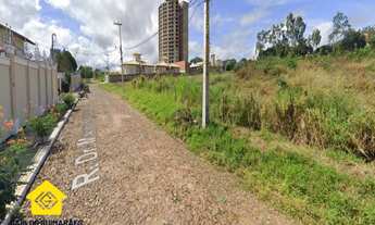 Imagem: Terreno com 03 frentes a venda no bairro