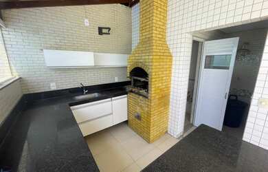 Imagem 2: Cobertura à venda na orla da Praia do Morro, mobiliada, 3 suites e 3 vagas de garagem